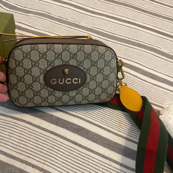 Gucci Handbags - Gucci crossbody